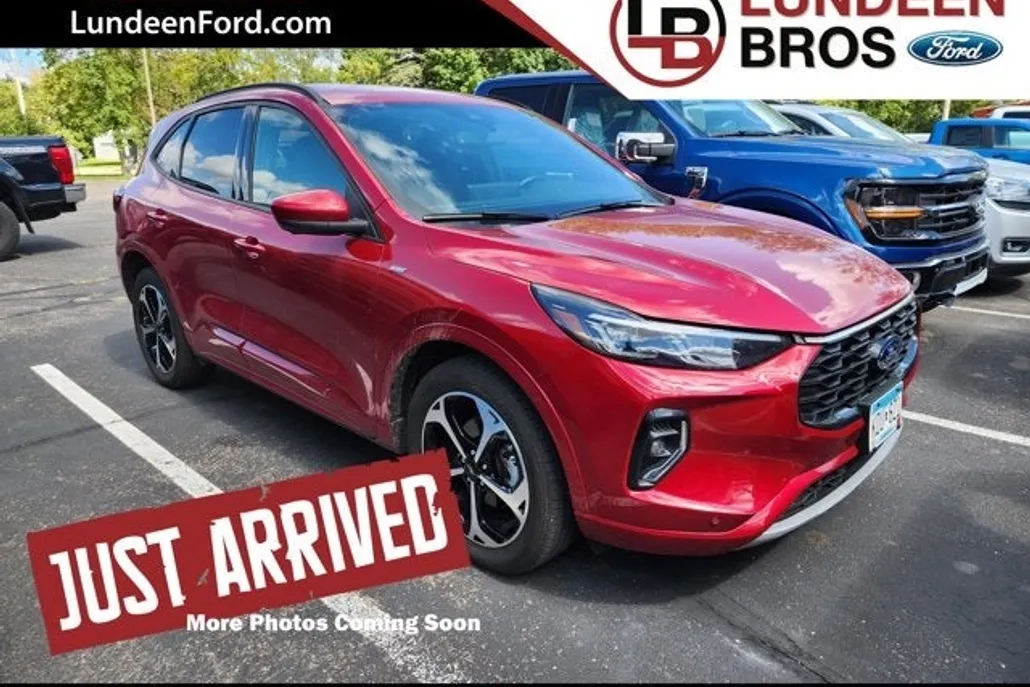 2023 Ford Escape ST-Line Elite photo 1