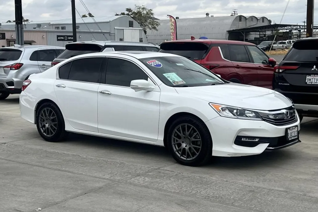 2016 Honda Accord EX-L V6 photo 1