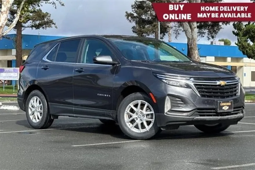 2022 Chevrolet Equinox LT photo 1