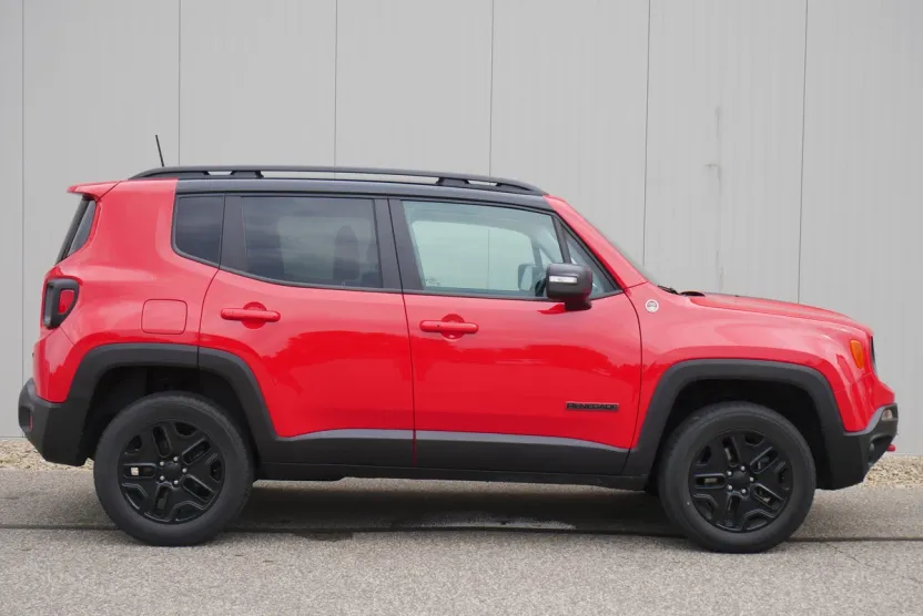2018 Jeep Renegade Trailhawk photo 1