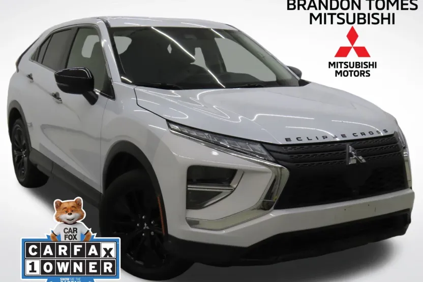 2022 Mitsubishi Eclipse Cross LE photo 1