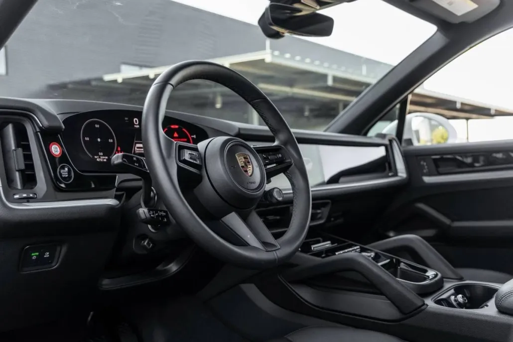 2025 Porsche Cayenne photo 1