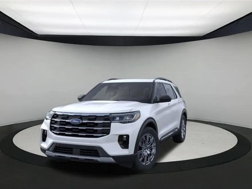 2025 Ford Explorer photo 1