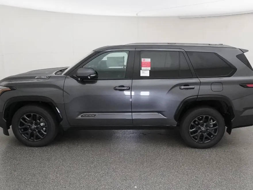 2026 Toyota Sequoia Platinum photo 1