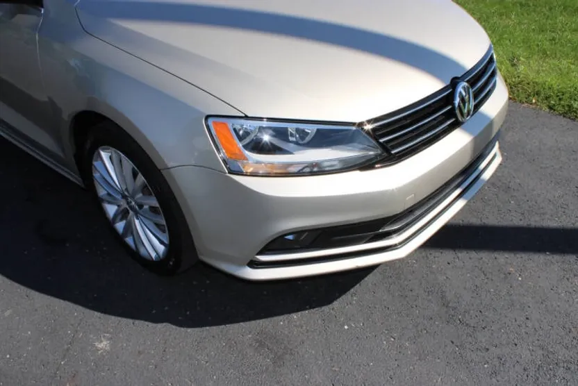 2016 Volkswagen Jetta 1.8T SEL Premium photo 1
