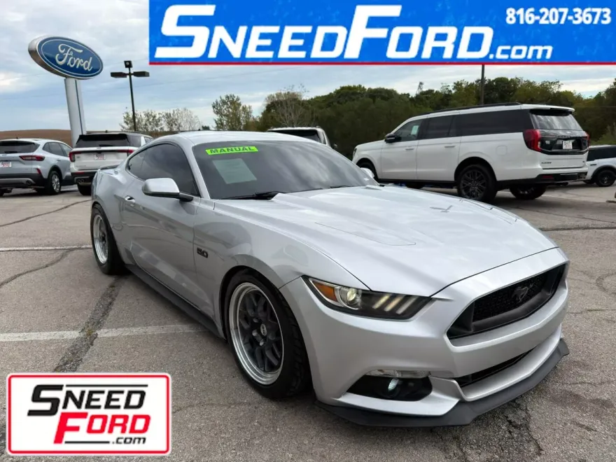 2017 Ford Mustang GT photo 1