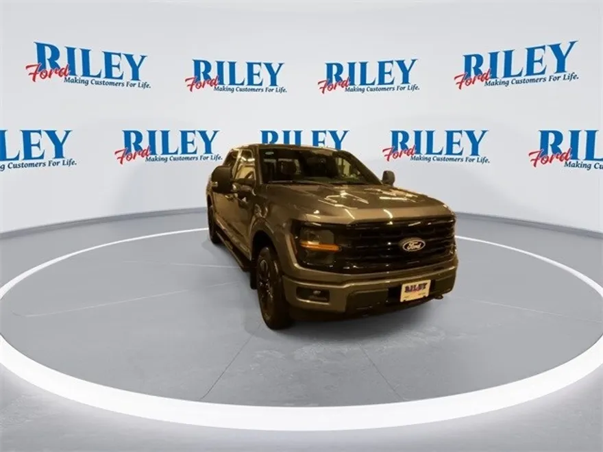 2025 Ford F-150 XLT photo 1