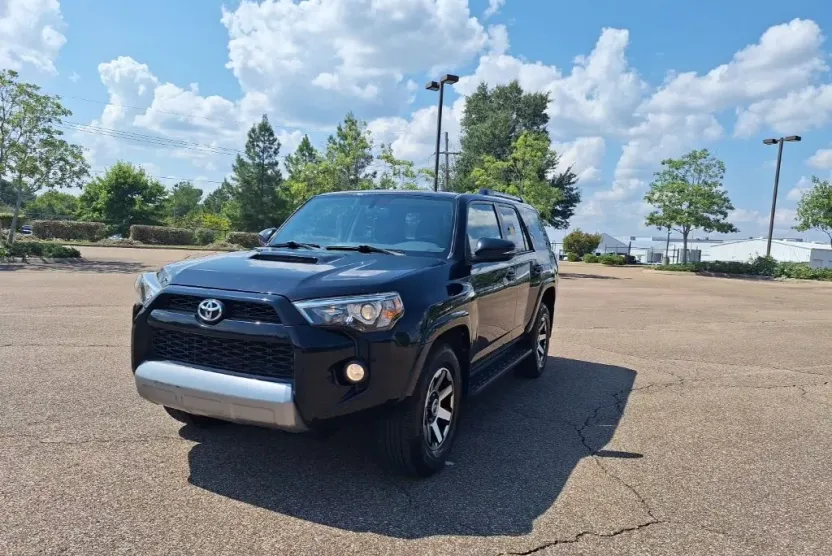 2018 Toyota 4Runner TRD Off-Road Premium photo 1