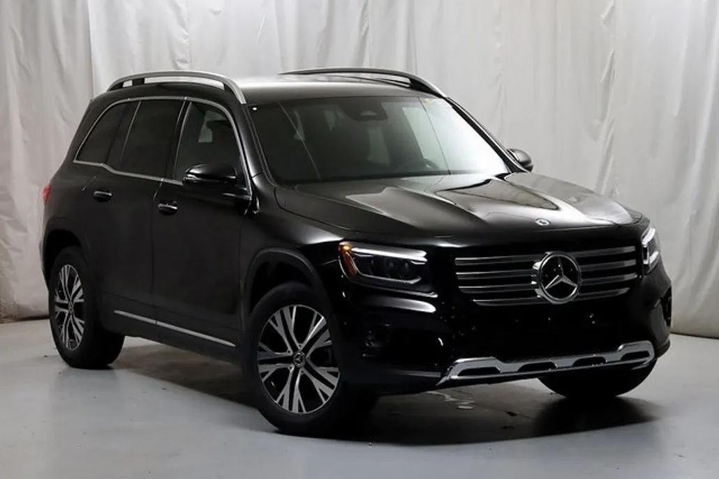 2025 Mercedes Benz GLB 250 4MATIC photo 1