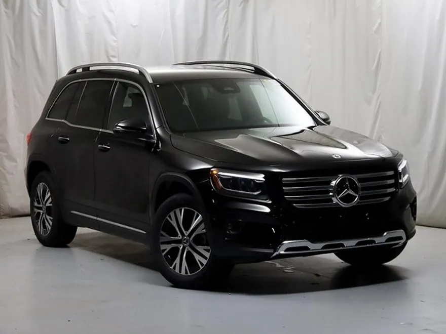 2025 Mercedes Benz GLB 250 4MATIC photo 1