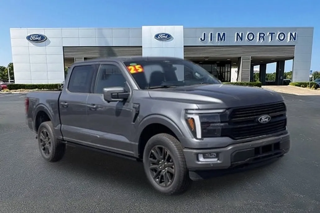 2025 Ford F-150 Platinum photo 1
