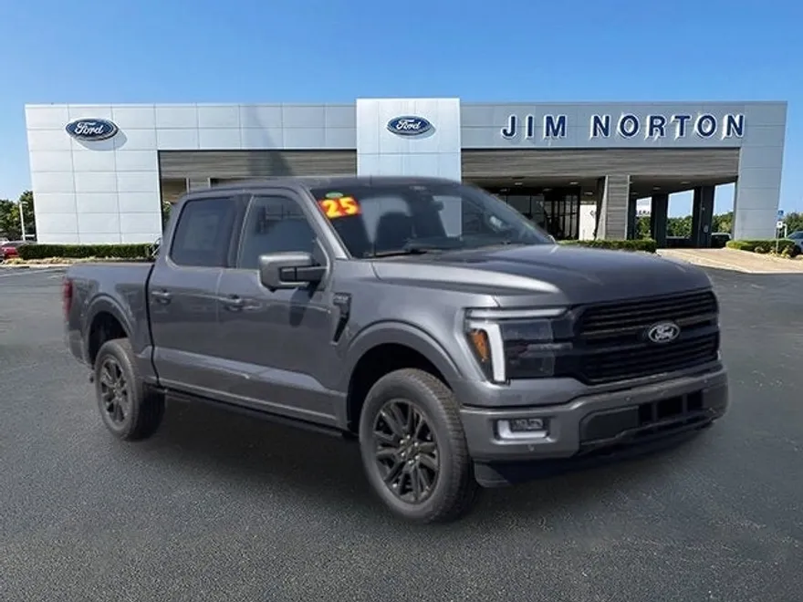 2025 Ford F-150 Platinum photo 1