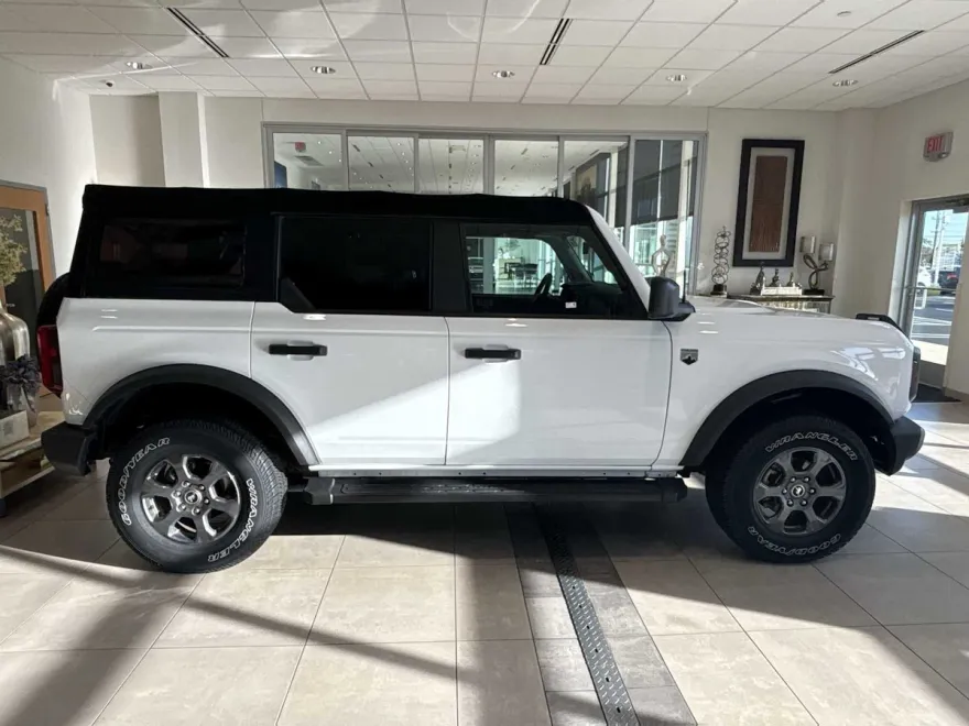 2022 Ford Bronco Big Bend photo 1
