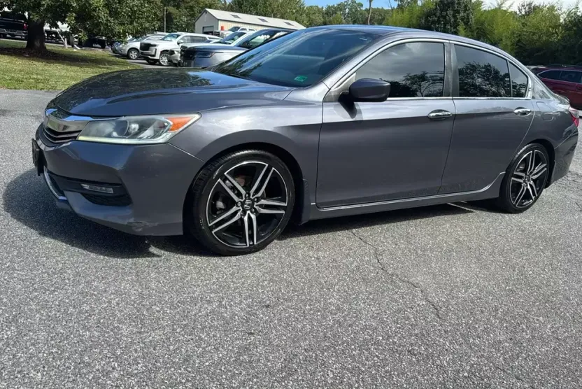 2017 Honda Accord Sport photo 1