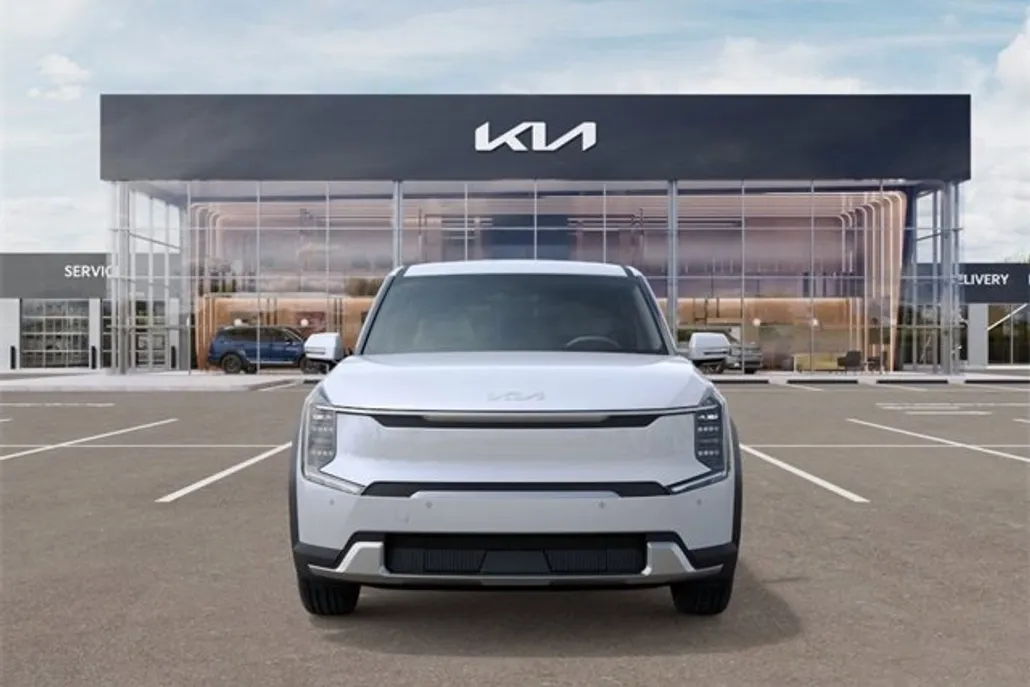 2026 Kia EV9 Light Long Range photo 1