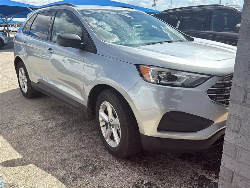 2020 Ford Edge SE photo 1
