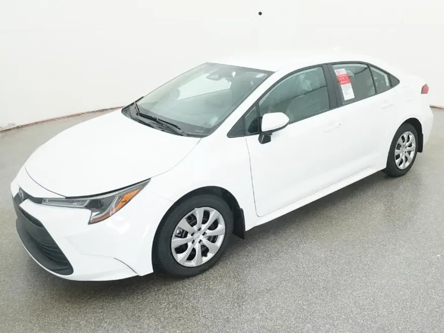 2026 Toyota Corolla LE photo 1