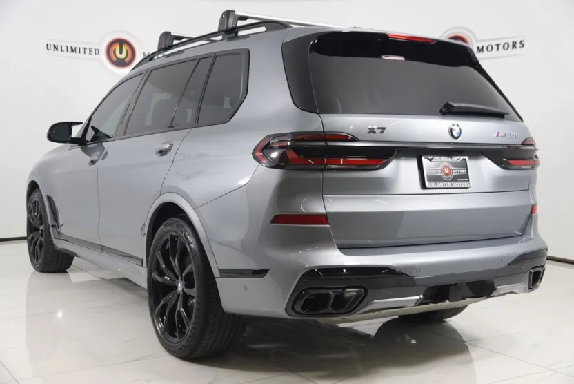 2025 Bmw X7 M60i photo 1