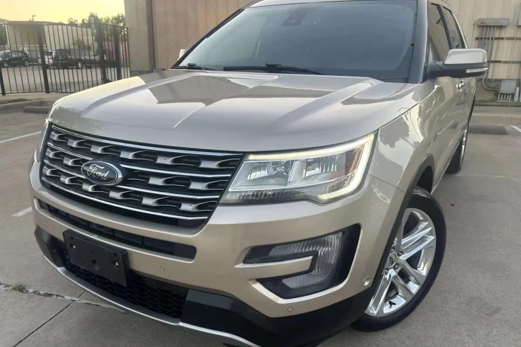 2017 Ford Explorer Limited Sport photo 1