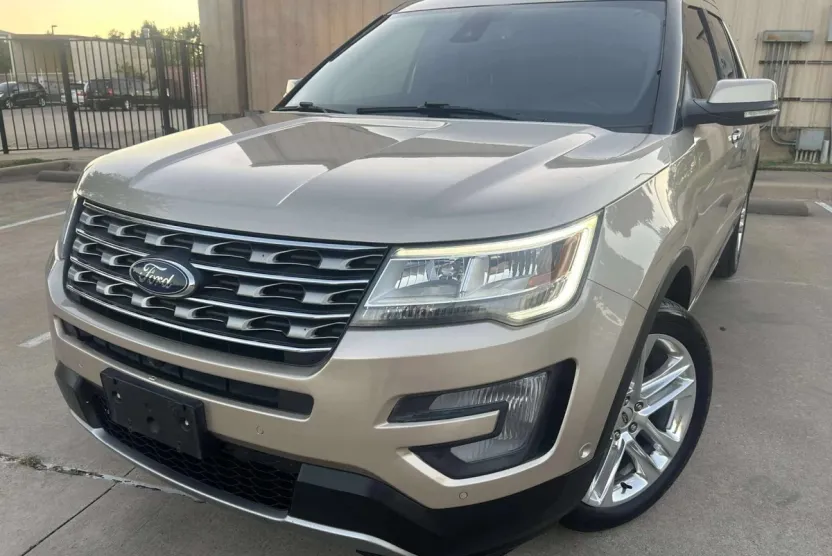 2017 Ford Explorer Limited Sport photo 1