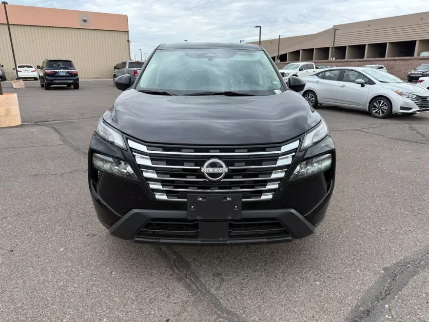 2024 Nissan Rogue SV photo 1