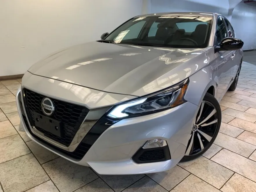 2022 Nissan Altima 2.5 SR photo 1