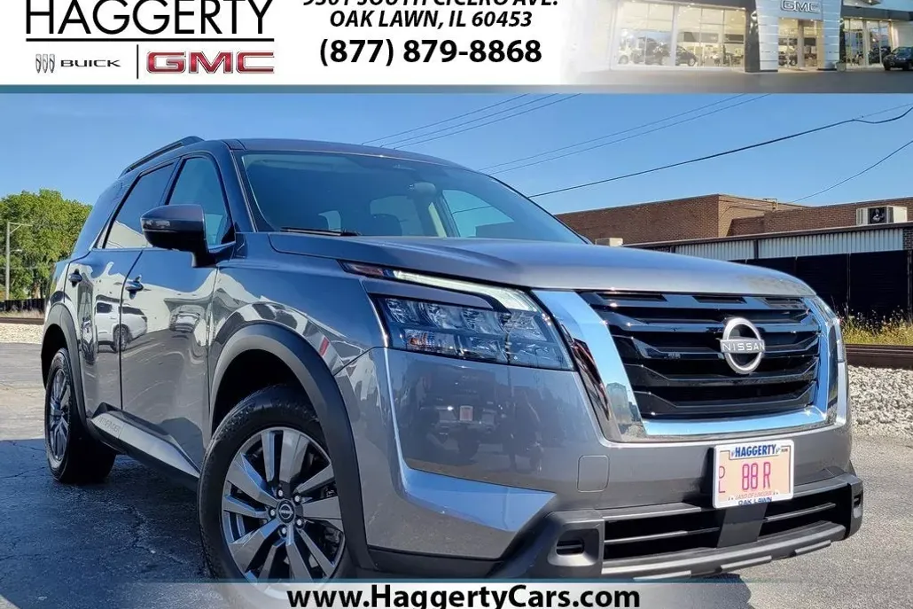 2024 Nissan Pathfinder SV photo 1
