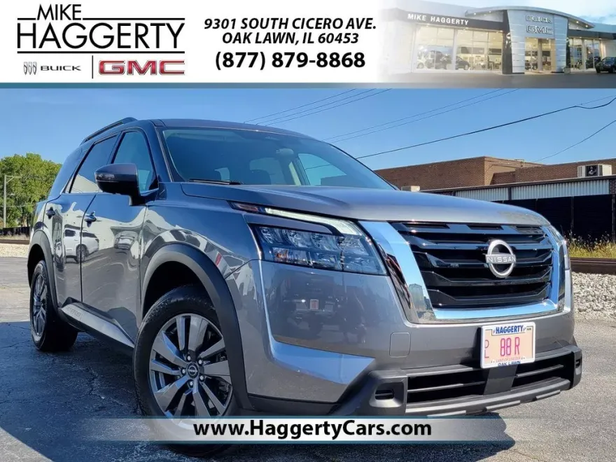 2024 Nissan Pathfinder SV photo 1