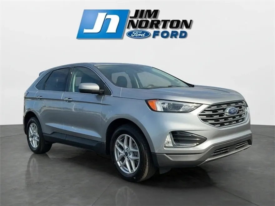 2022 Ford Edge SEL photo 1