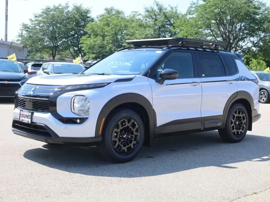 2025 Mitsubishi Outlander SE Ralliart photo 1