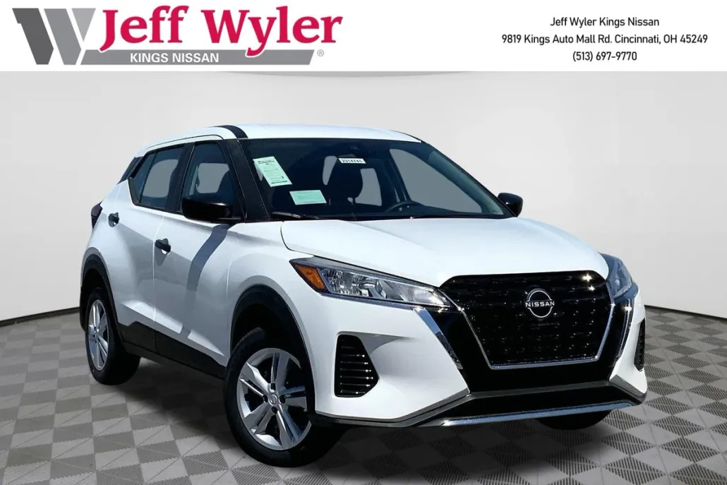 2025 Nissan Kicks Play S photo 1