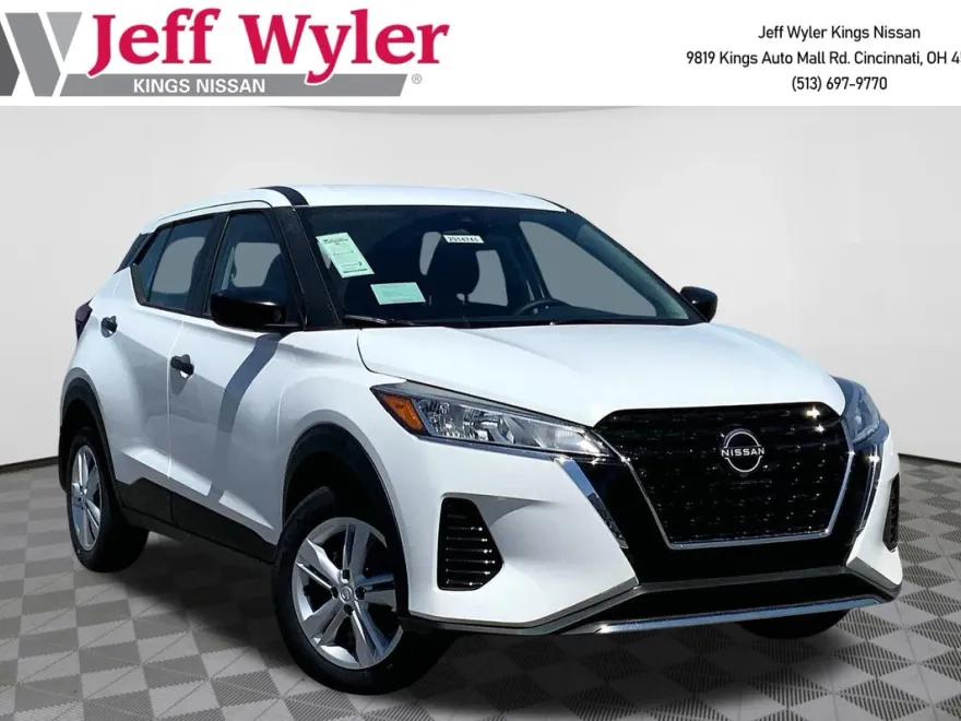 2025 Nissan Kicks Play S photo 1