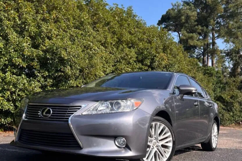 2013 Lexus ES 350 photo 1