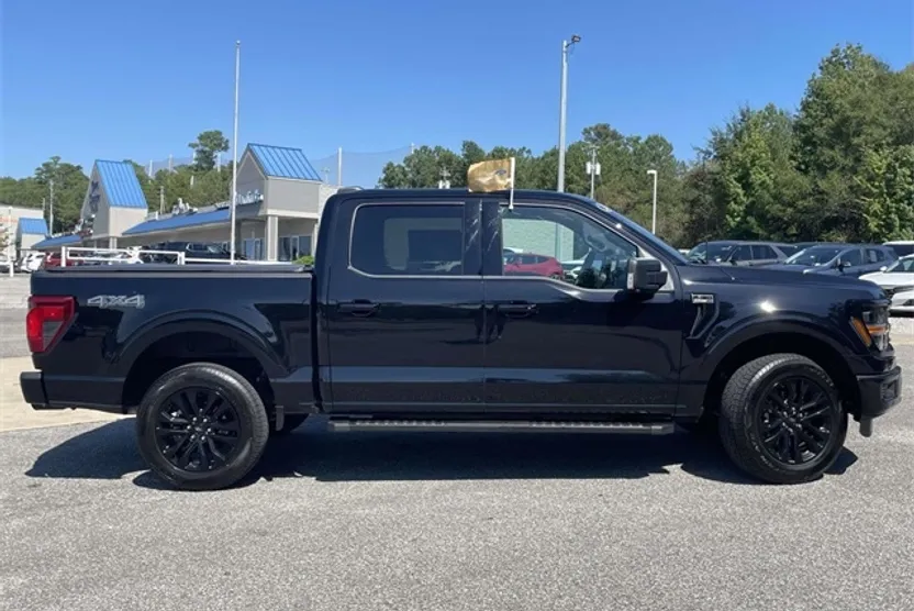 2024 Ford F-150 XLT photo 1