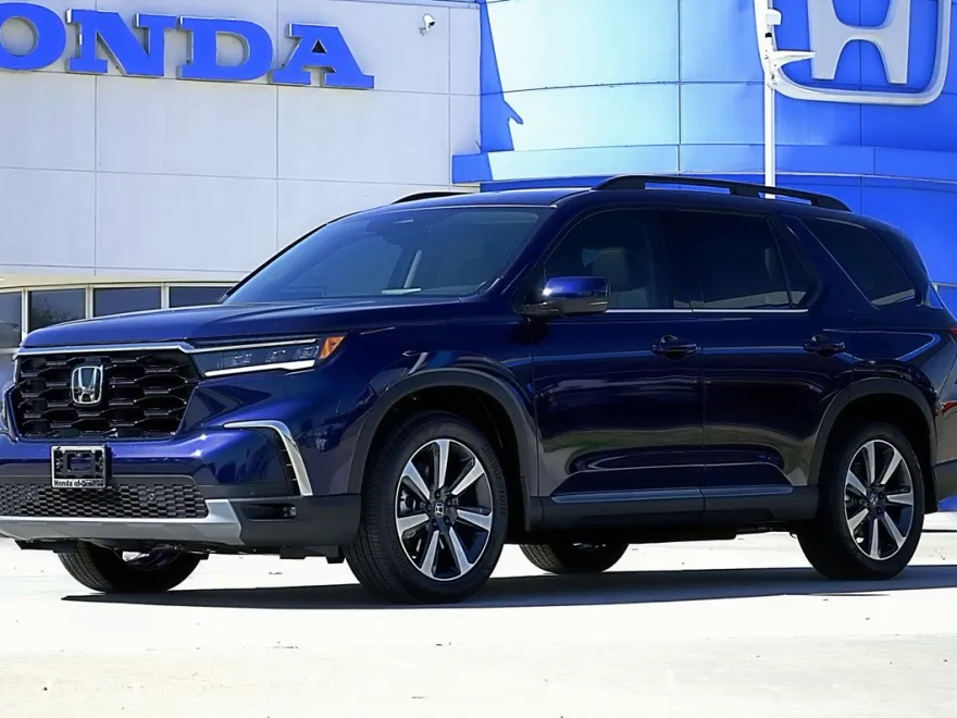 2025 Honda Pilot Touring photo 1