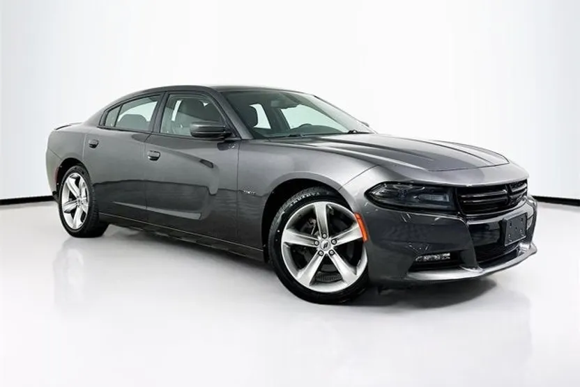2018 Dodge Charger R/T photo 1
