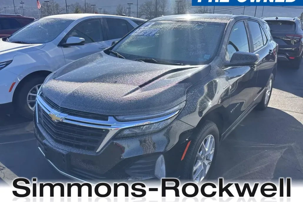 2023 Chevrolet Equinox LT photo 1
