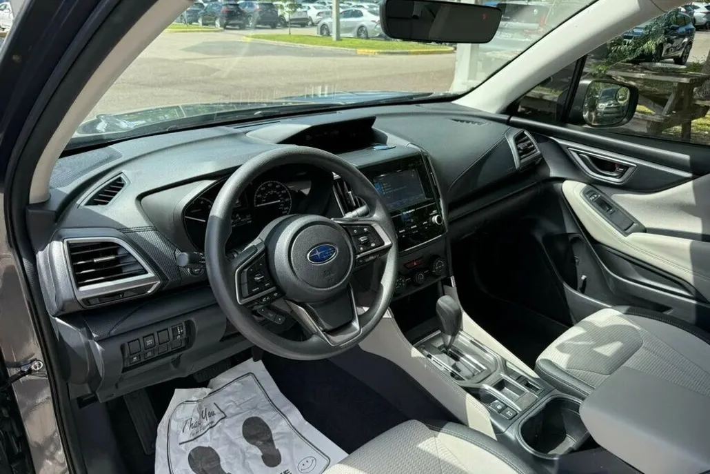 2024 Subaru Forester Base photo 1