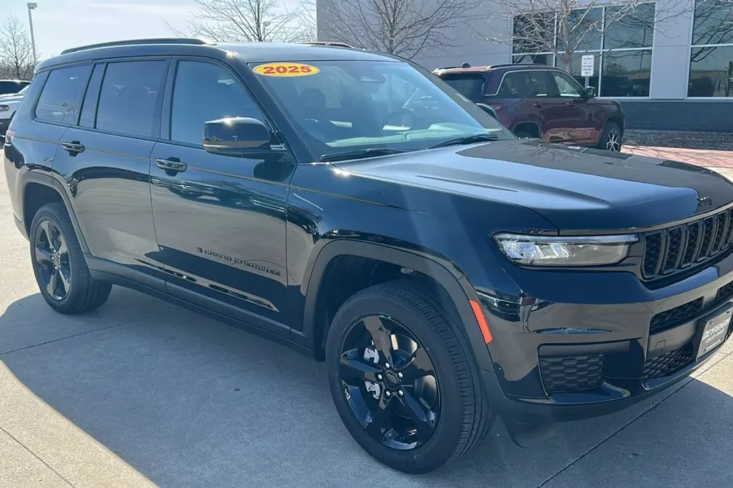 2025 Jeep Grand Cherokee Altitude X photo 1