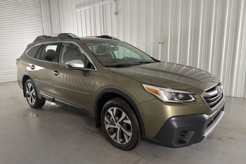 2021 Subaru Outback Touring photo 1
