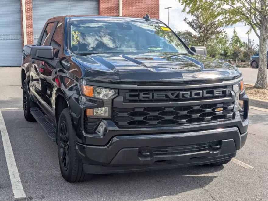 2024 Chevrolet Silverado 1500 Custom photo 1