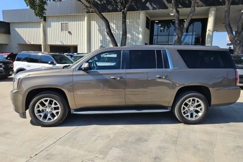 2016 Gmc Yukon XL SLT photo 1