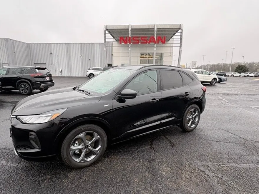 2024 Ford Escape ST-Line photo 1