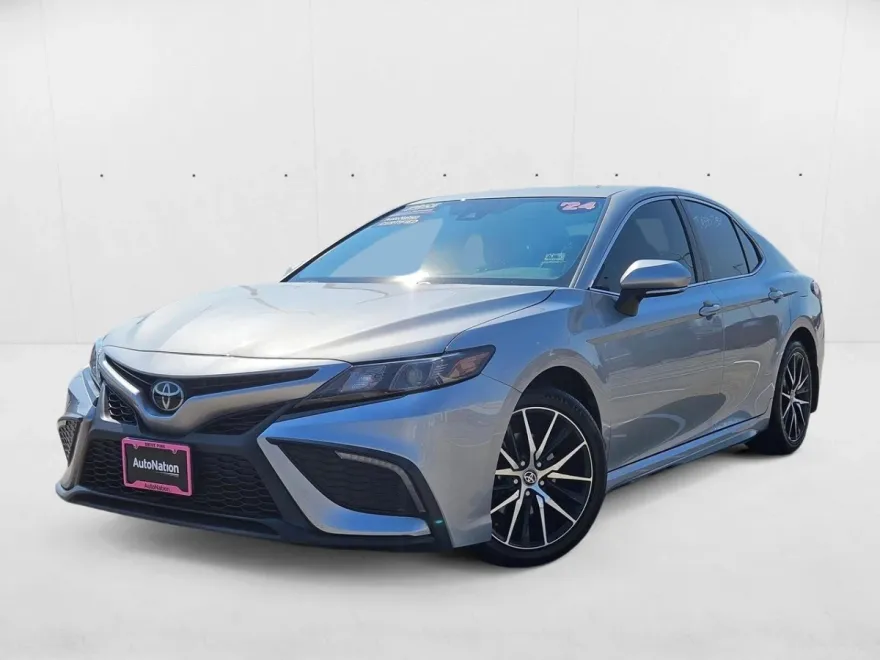 2024 Toyota Camry SE photo 1