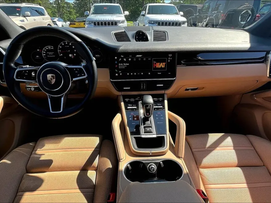 2023 Porsche Cayenne Platinum Edition photo 16