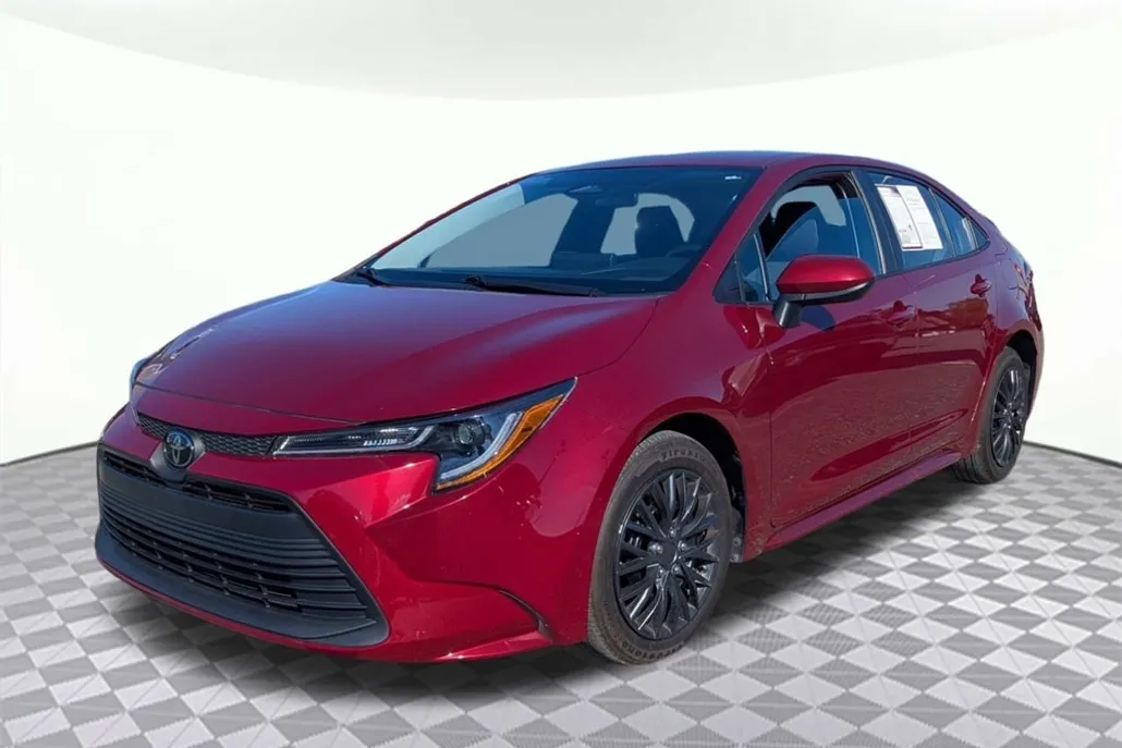 2024 Toyota Corolla LE photo 1