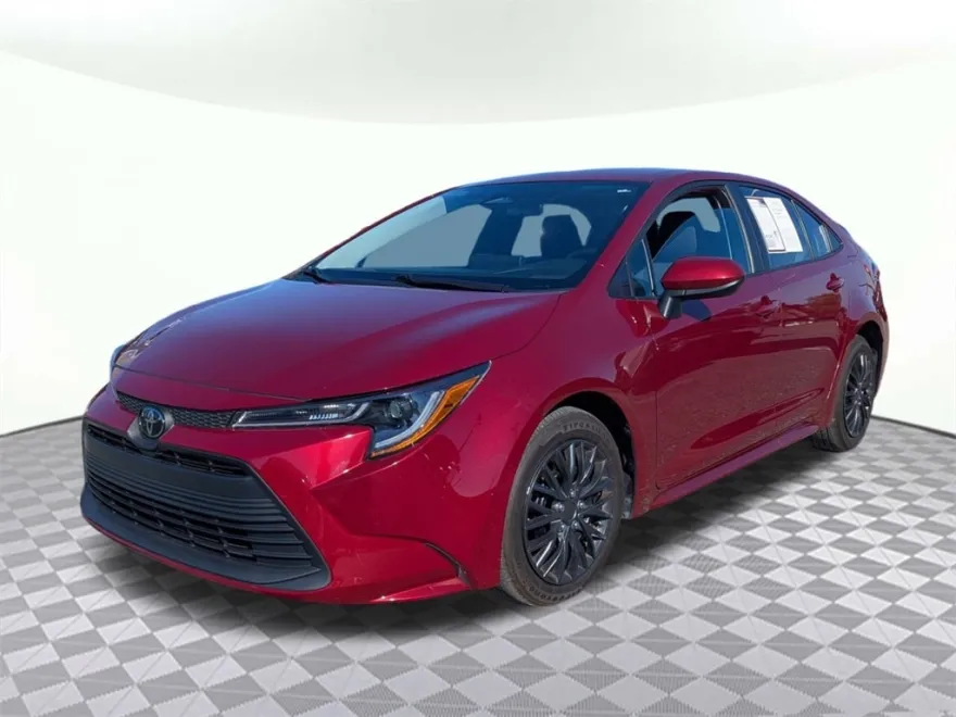2024 Toyota Corolla LE photo 1
