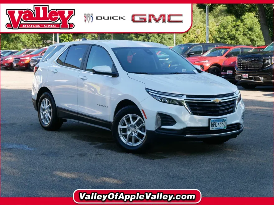 2022 Chevrolet Equinox LT photo 1