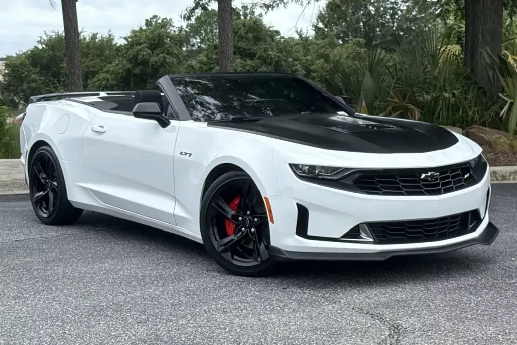 2023 Chevrolet Camaro LT1 photo 1