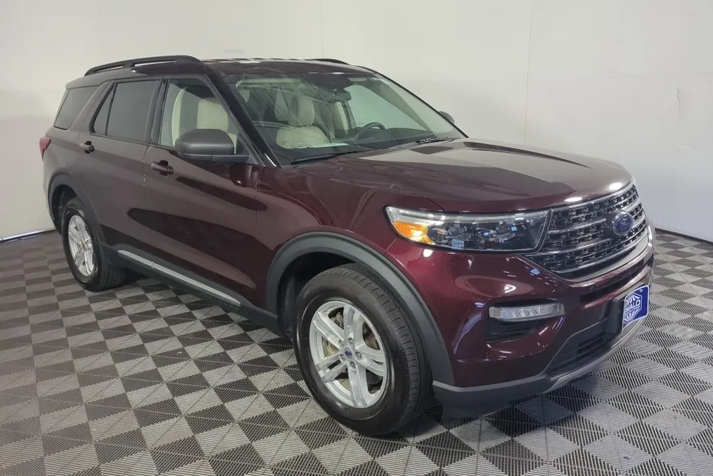 2022 Ford Explorer XLT photo 1